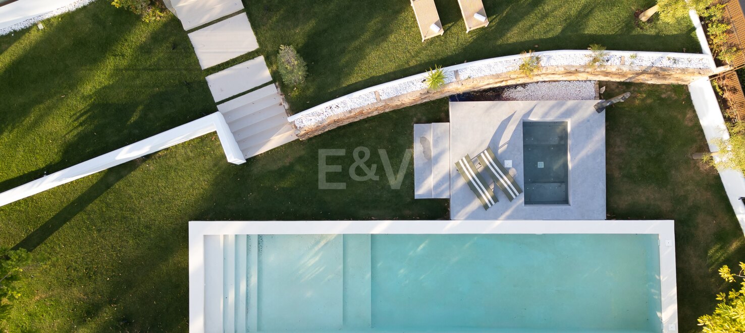 Luxuriöse Villa im Boho-Chic-Stil in Strandnähe an der Goldenen Meile von 19.500€/Woche