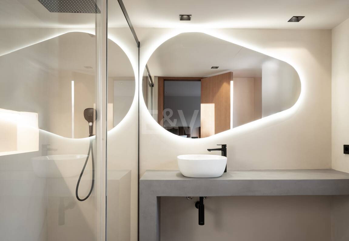 Luxury Boho Chic-style Villa near the Beach on the Golden Mile from 19,500€/week