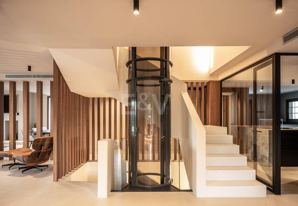 Luxury Boho Chic-style Villa near the Beach on the Golden Mile from 19,500€/week