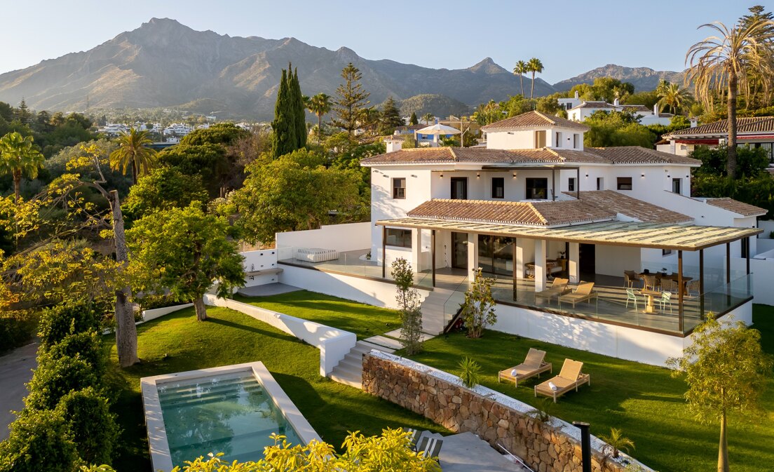 Boho de luxe style chic Villa près de la plage sur le Golden Mile à partir de 19 500€/sémana