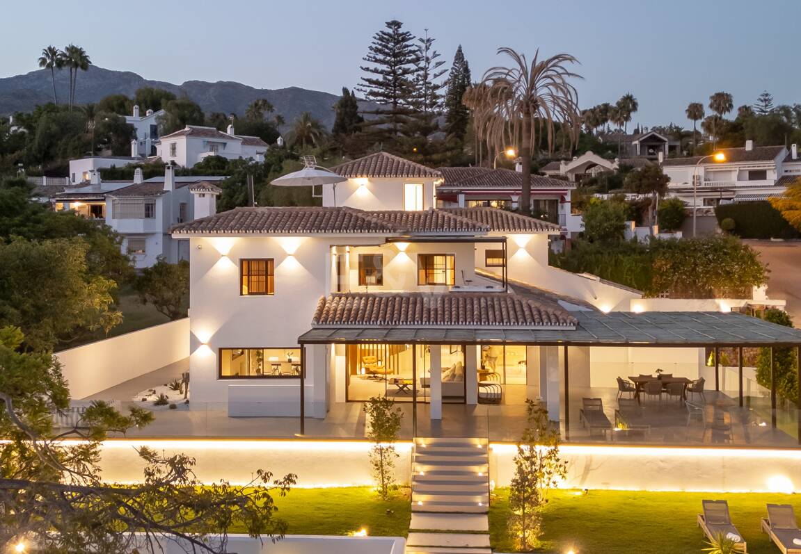 Luxury Boho Chic-style Villa near the Beach on the Golden Mile from 19,500€/week