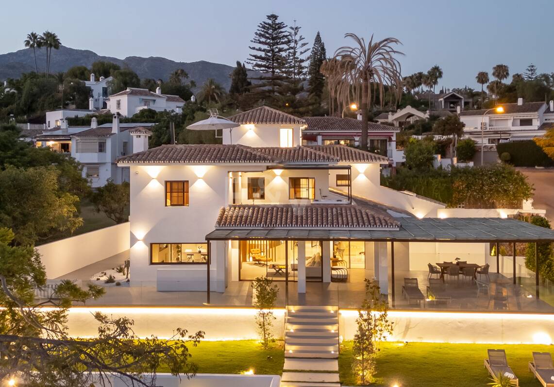Boho de luxe style chic Villa près de la plage sur le Golden Mile à partir de 19 500€/sémana