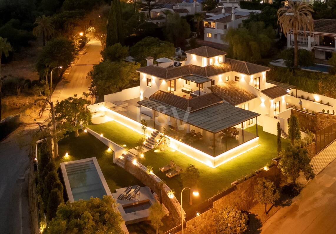 Boho de luxe style chic Villa près de la plage sur le Golden Mile à partir de 19 500€/sémana