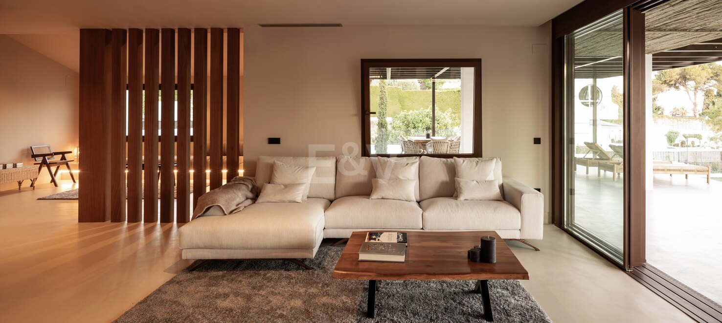 Luxuriöse Villa im Boho-Chic-Stil in Strandnähe an der Goldenen Meile von 19.500€/Woche