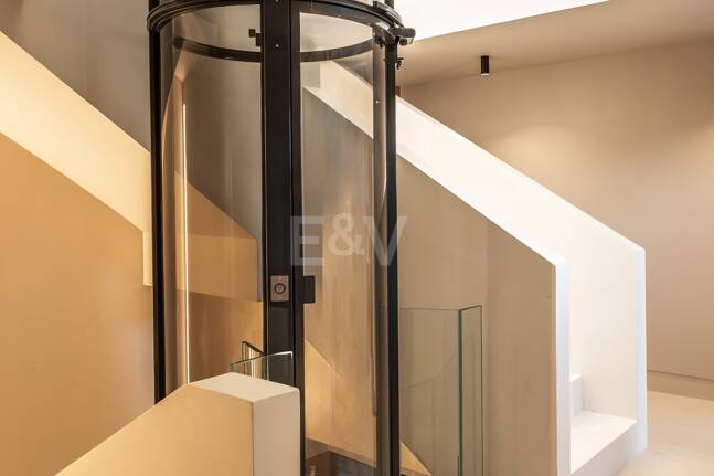 Luxury Boho Chic-style Villa near the Beach on the Golden Mile from 19,500€/week