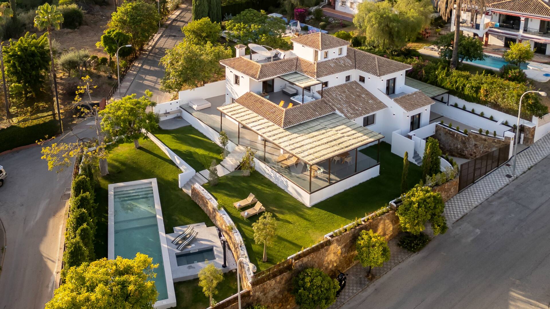 Luxury Boho Chic-style Villa near the Beach on the Golden Mile from 19,500€/week