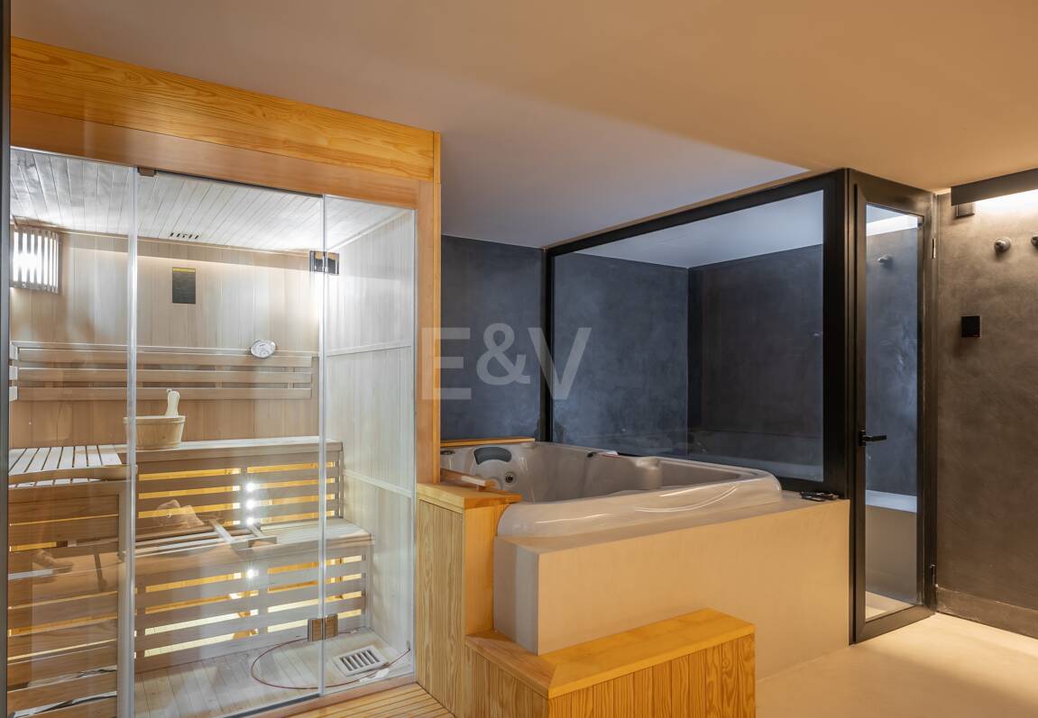 Luxury Boho Chic-style Villa near the Beach on the Golden Mile from 19,500€/week