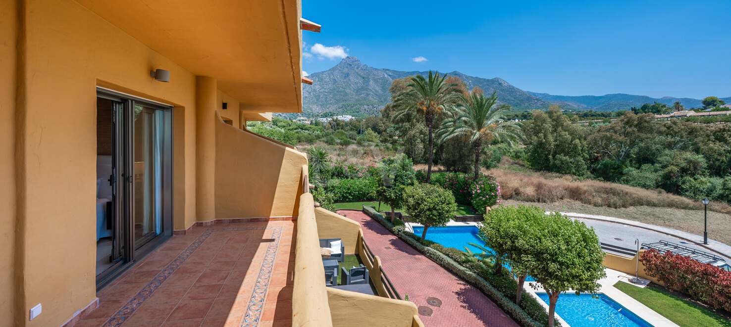 Rymliga Townhouse med Rooftop Terrace och Mountain Views