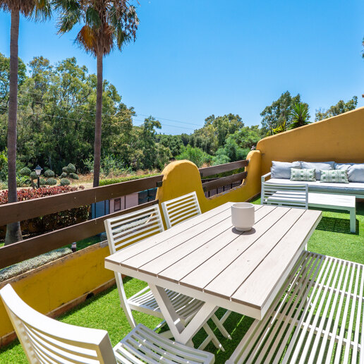Rymliga Townhouse med Rooftop Terrace och Mountain Views