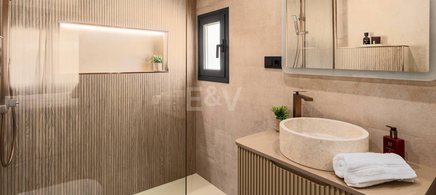 Stylish Modern Penthouse in Atalaya de Rio Verde