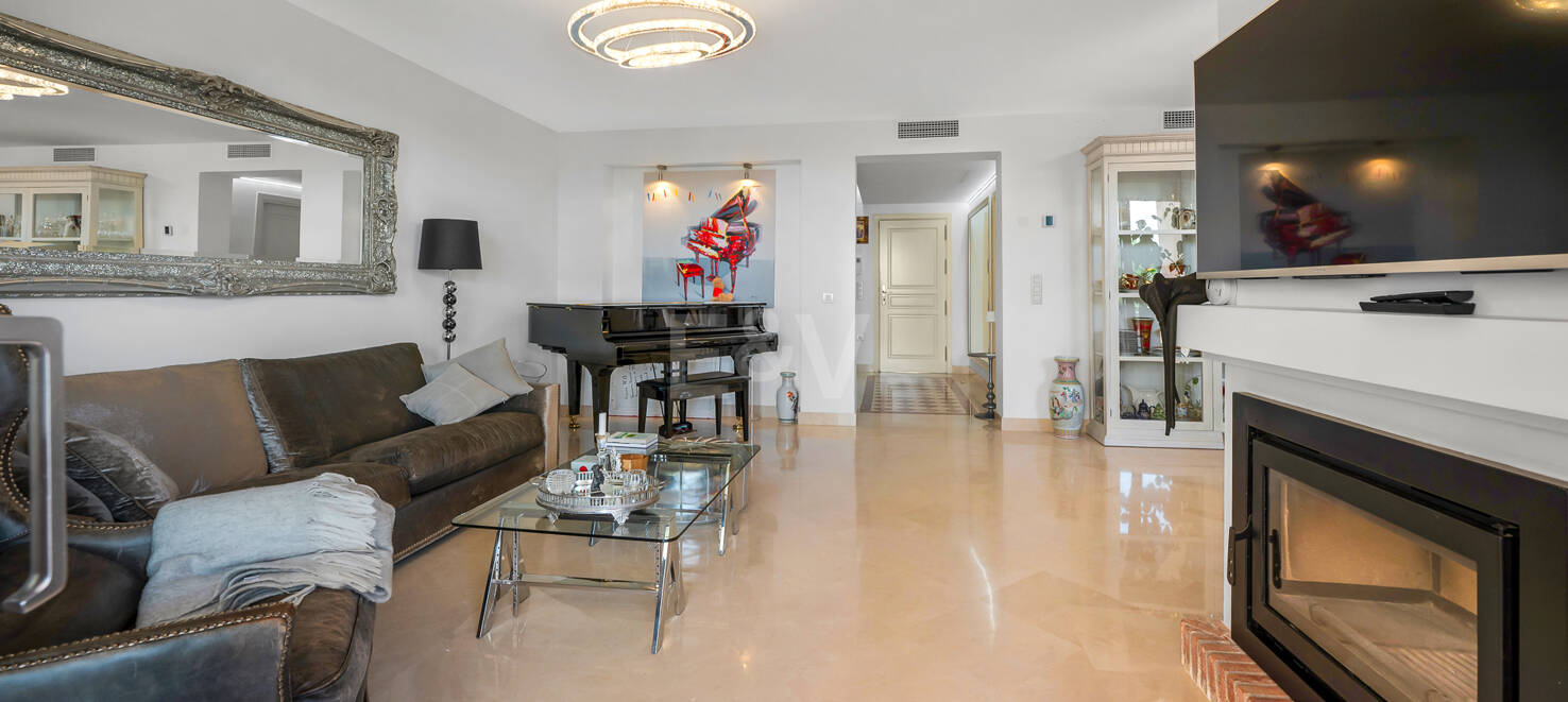 Corner Townhouse med avskilda terrasser och fängslande havsutsikt