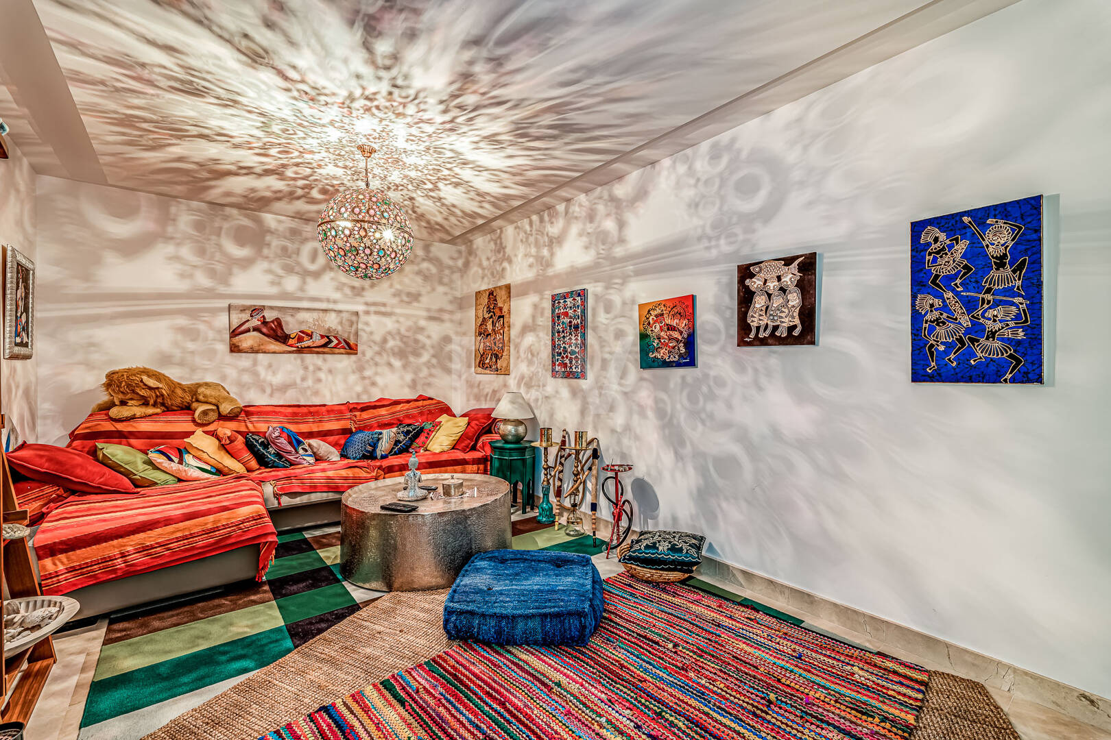 Élégante maison mitoyenne d'angle avec vue panoramique sur la mer et jardin privé