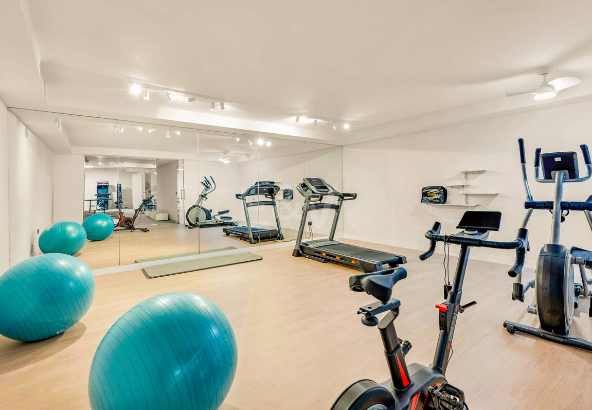 Fantastiskt prissatt lyx Villa med gym och underhållande faciliteter i Cabopino