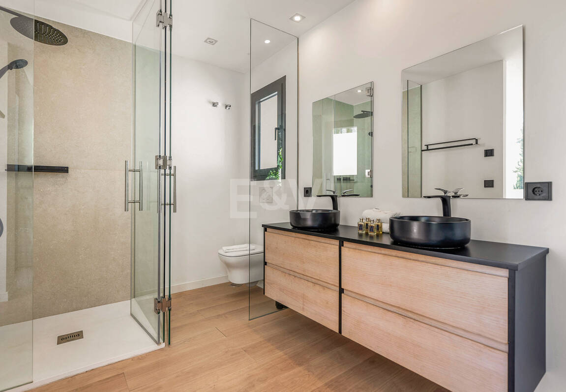 Fantastiskt prissatt lyx Villa med gym och underhållande faciliteter i Cabopino