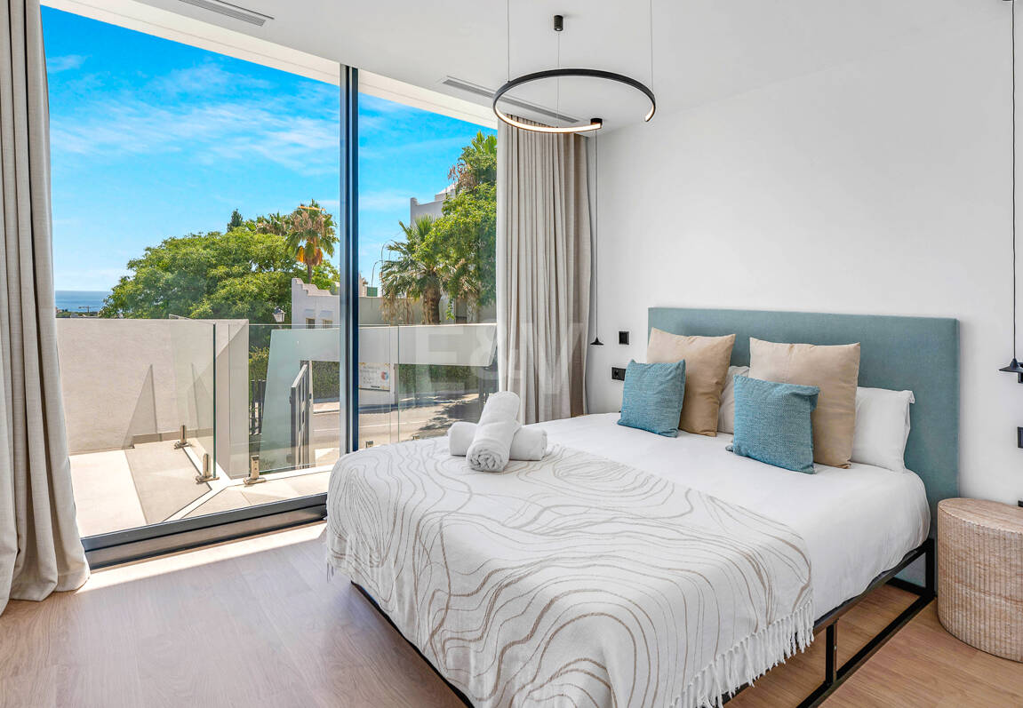 Fantastiskt prissatt lyx Villa med gym och underhållande faciliteter i Cabopino