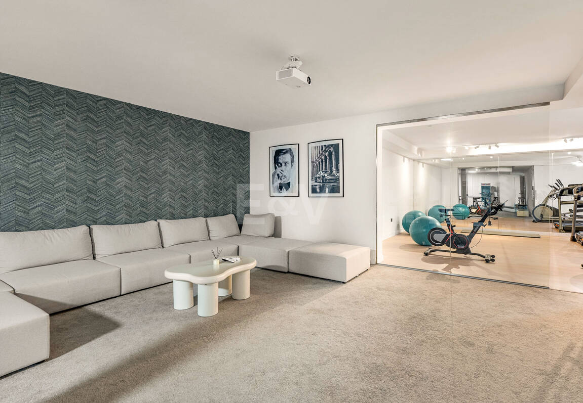 Fantastiskt prissatt lyx Villa med gym och underhållande faciliteter i Cabopino