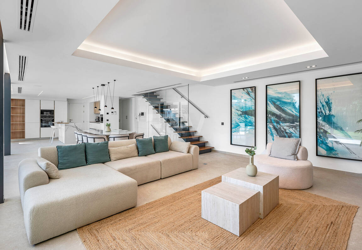 Fantastiskt prissatt lyx Villa med gym och underhållande faciliteter i Cabopino