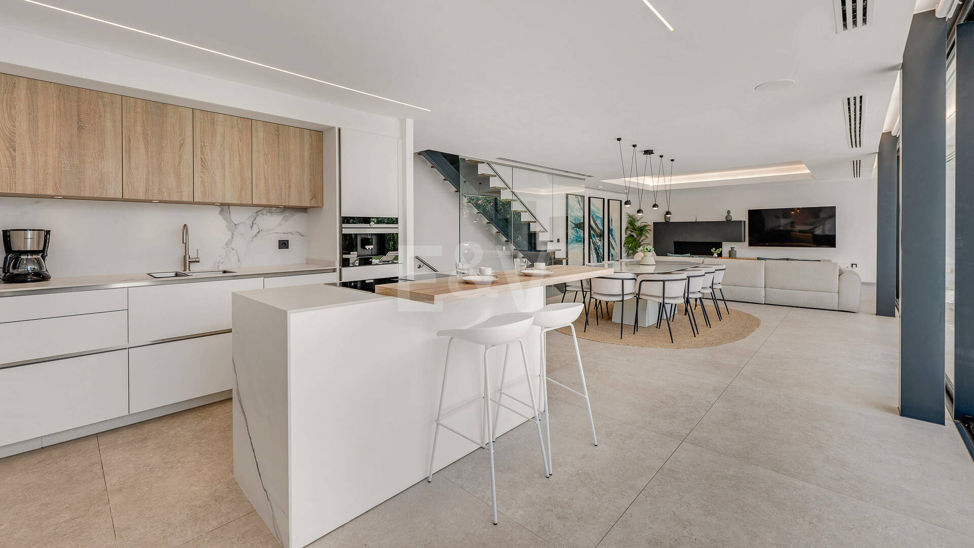 Fantástica villa de lujo a un precio increíble con gimnasio e instalaciones de ocio en Cabopino