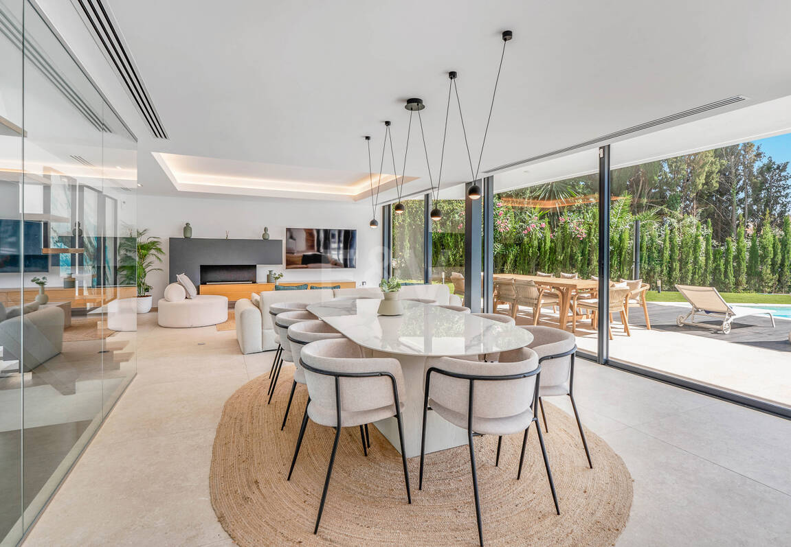 Fantastiskt prissatt lyx Villa med gym och underhållande faciliteter i Cabopino