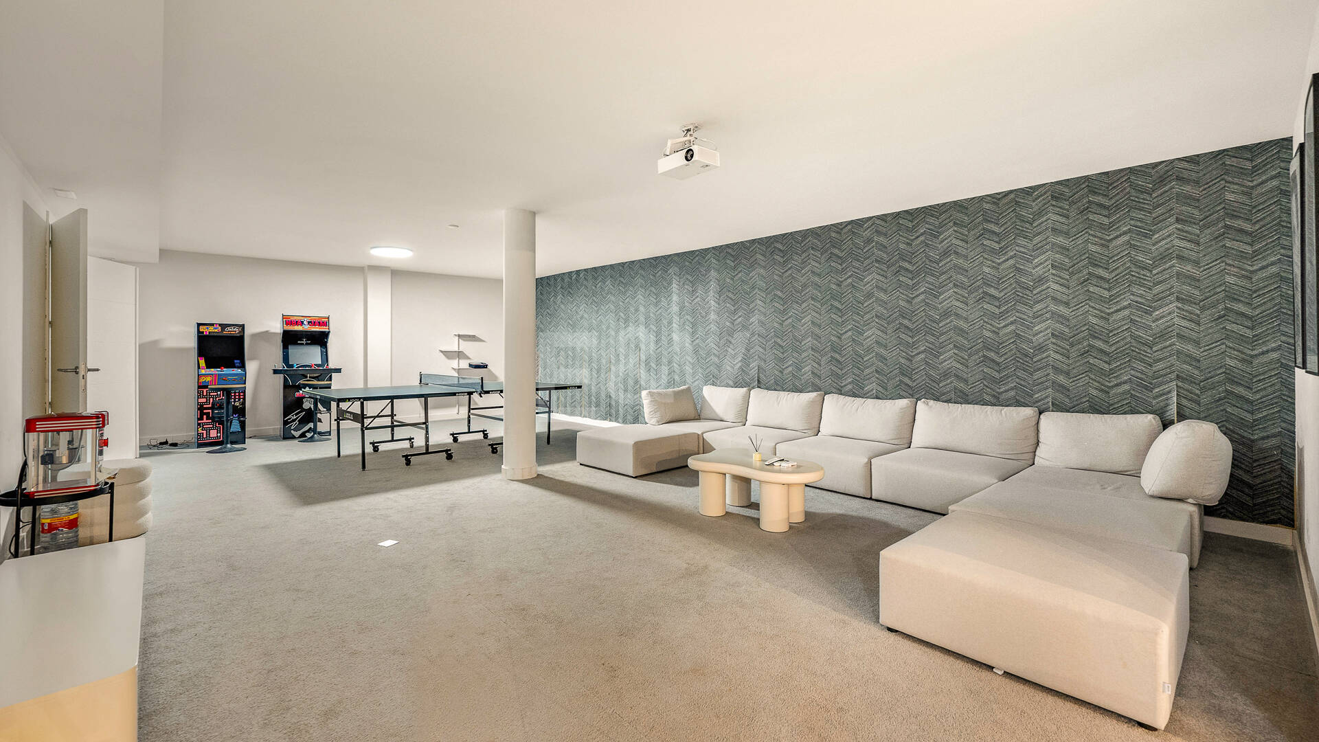 Fantastiskt prissatt lyx Villa med gym och underhållande faciliteter i Cabopino