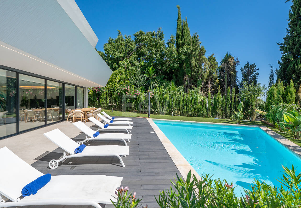 Fantastiskt prissatt lyx Villa med gym och underhållande faciliteter i Cabopino