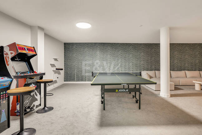 Fantastiskt prissatt lyx Villa med gym och underhållande faciliteter i Cabopino