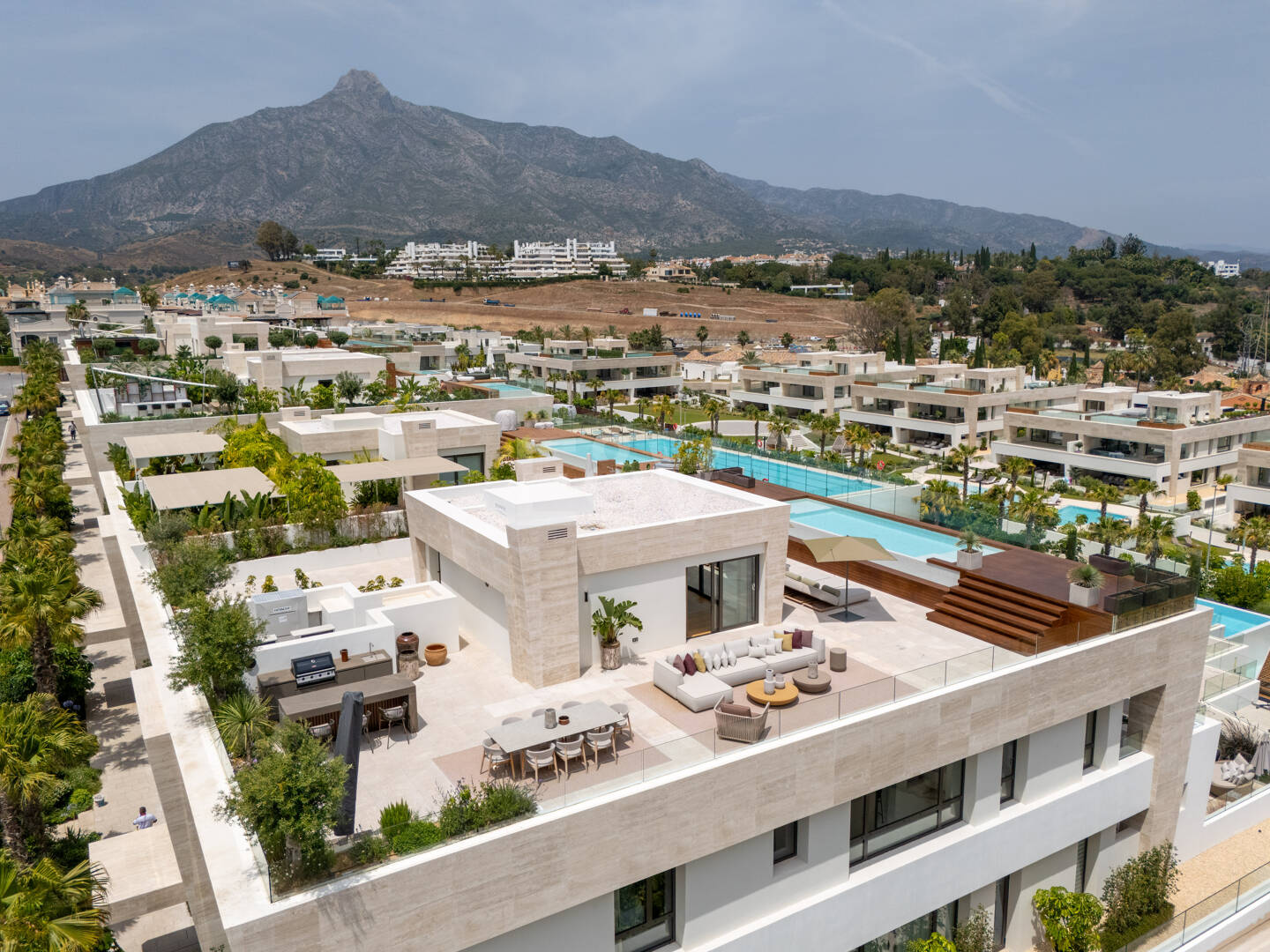 Iconic Sky Villa przez Fendi Casa z ponad 900 mkw Rafined Luxury