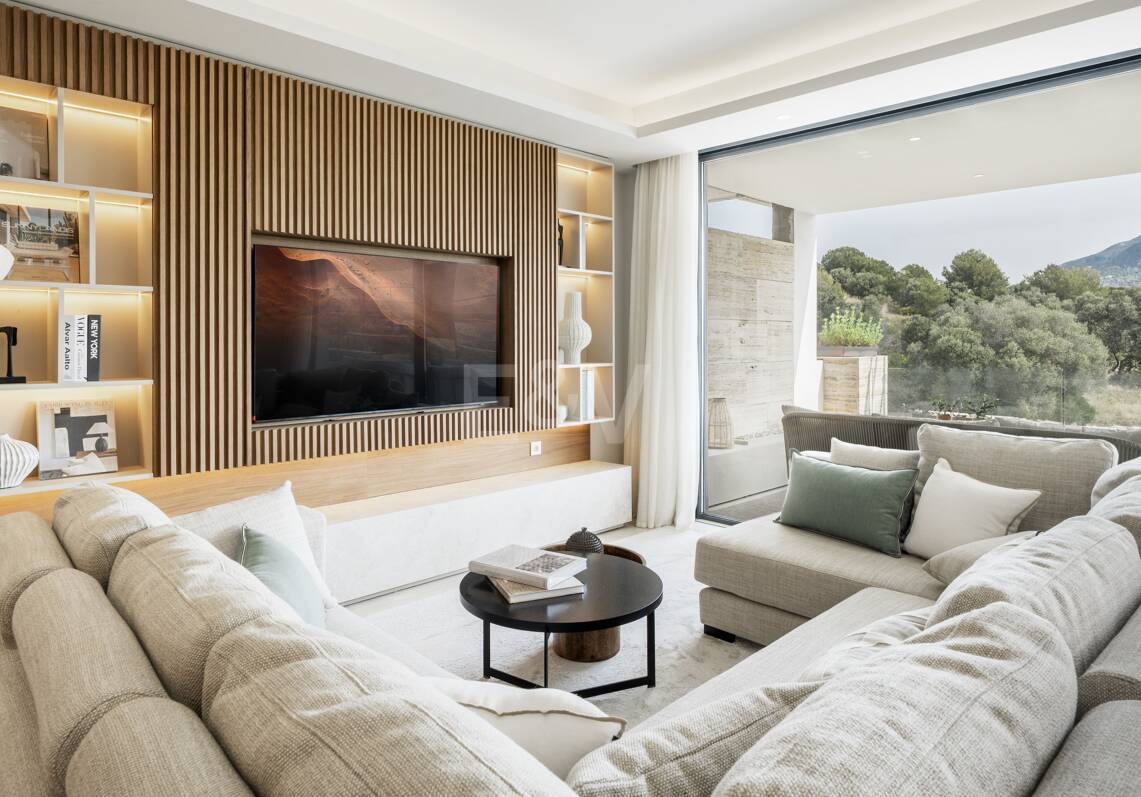 Exceptional Duplex Penthouse in Marbella’s Golf Valley with Rooftop Pool and Panoramic Views