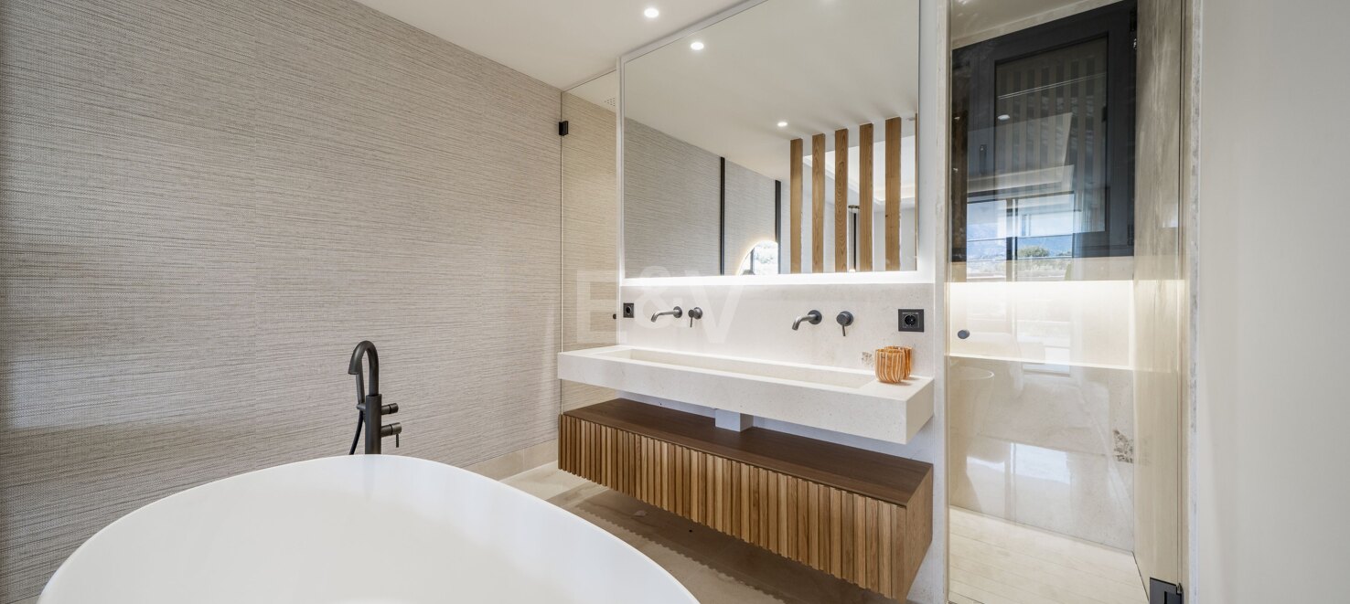 Ein Privater Rückzugsort in der Höhe mit Dachterrasse, Pool und Panoramablick