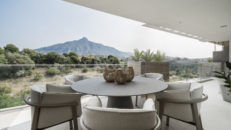 Exclusive Penthouse with Private Rooftop Pool and Panoramic Golf Valley Views