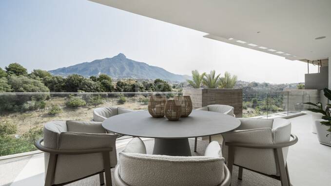 Exclusive Penthouse with Private Rooftop Pool and Panoramic Golf Valley Views