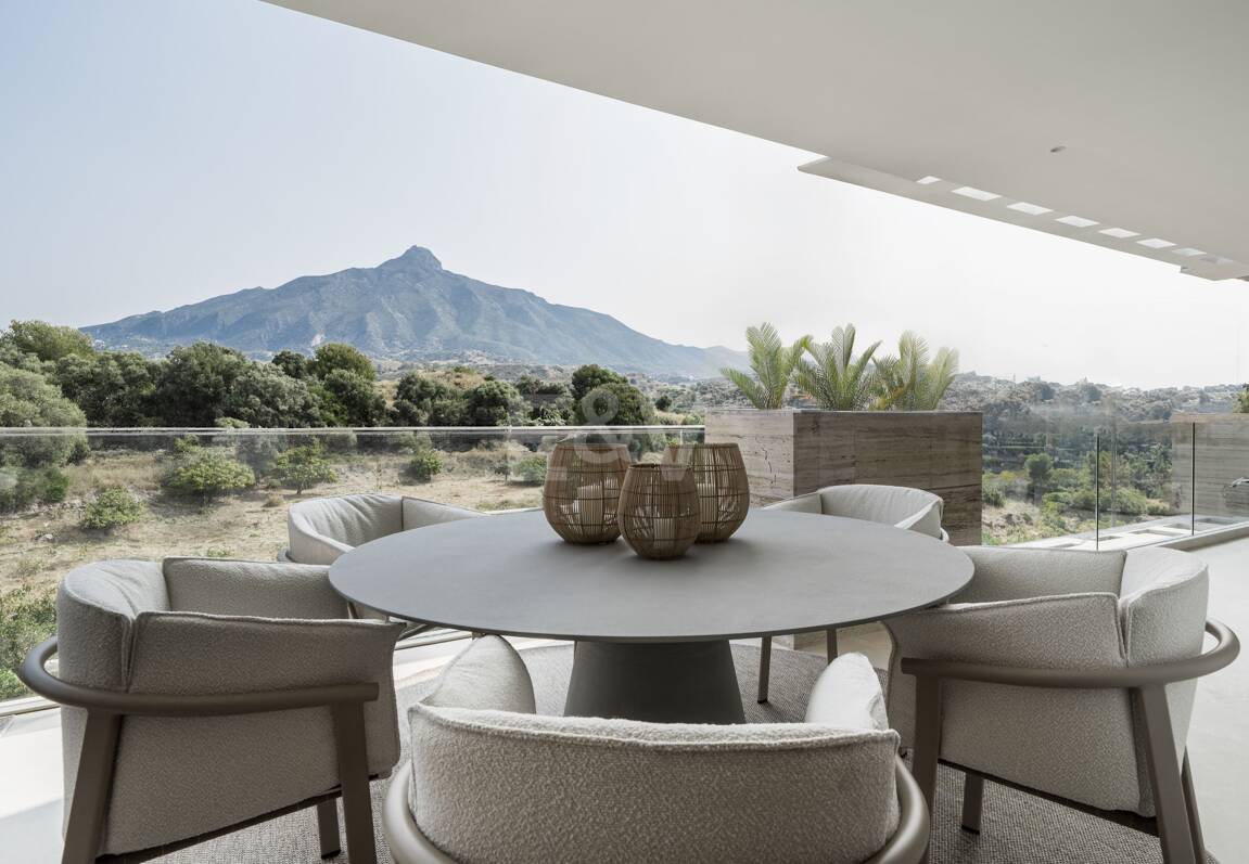 Penthouse exclusif avec piscine privée et vallée de golf panoramique Vues