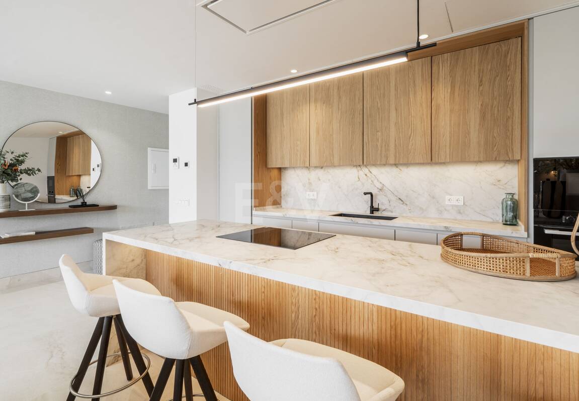 Penthouse exclusif avec piscine privée et vallée de golf panoramique Vues