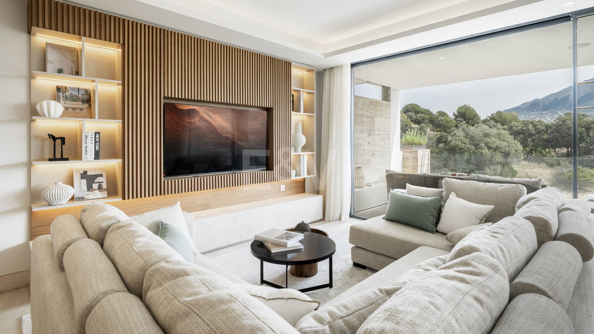 Penthouse exclusif avec piscine privée et vallée de golf panoramique Vues