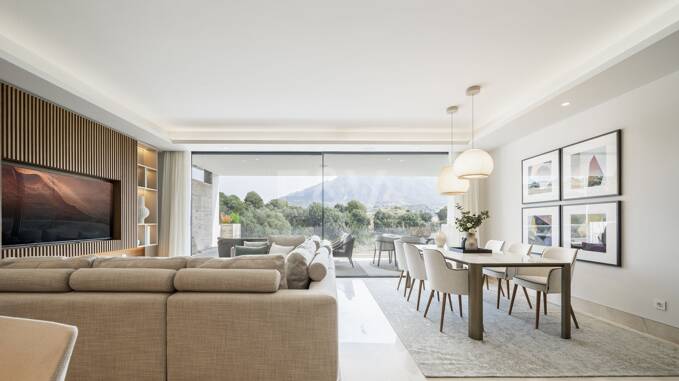 Exclusive Penthouse with Private Rooftop Pool and Panoramic Golf Valley Views