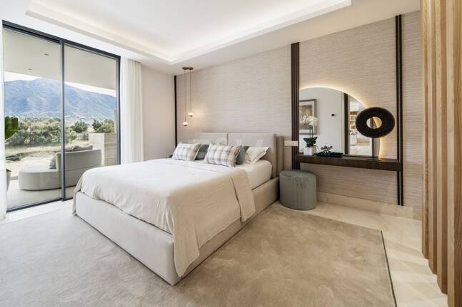 Design contemporain et vie en plein air au cœur de Nueva Andalucía