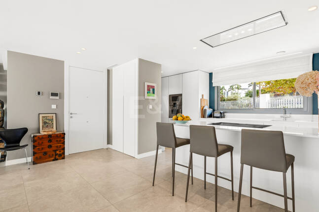 Exclusive Elegante 3-Zimmer-Wohnung mit Blick auf den Sonnenuntergang in Soul Marbella