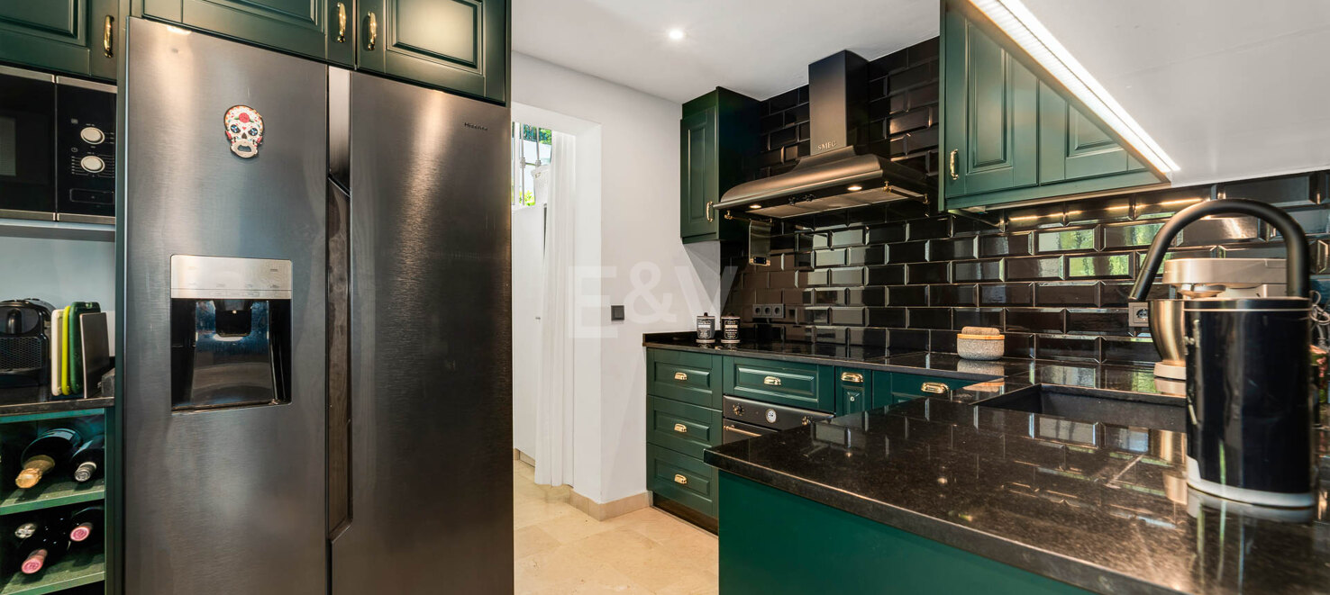 Semi fristående Villa med privat pool, trädgård