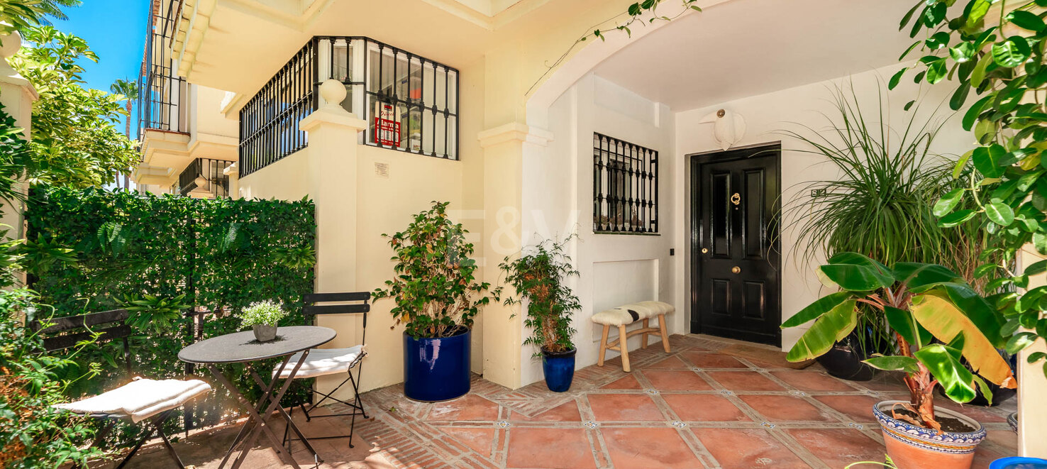 Semi fristående Villa med privat pool, trädgård