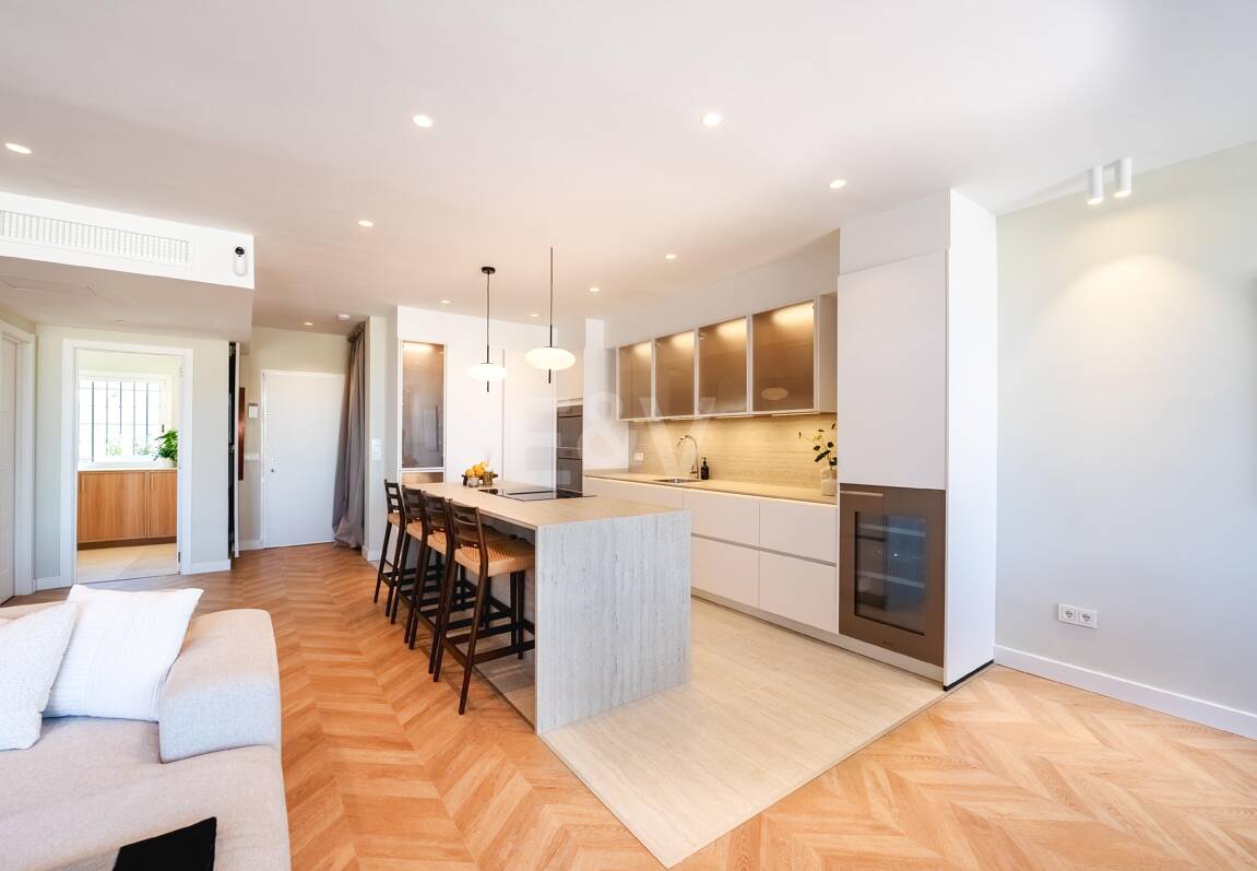 Contemporary Luxury Townhouse Steps from Puente Romano Beach Resort