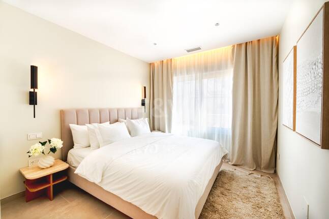 Contemporary Luxury Townhouse Steps from Puente Romano Beach Resort