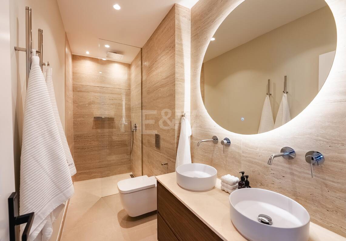 Stylowe współczesne miasta Schody od Puente Romano Beach Resort