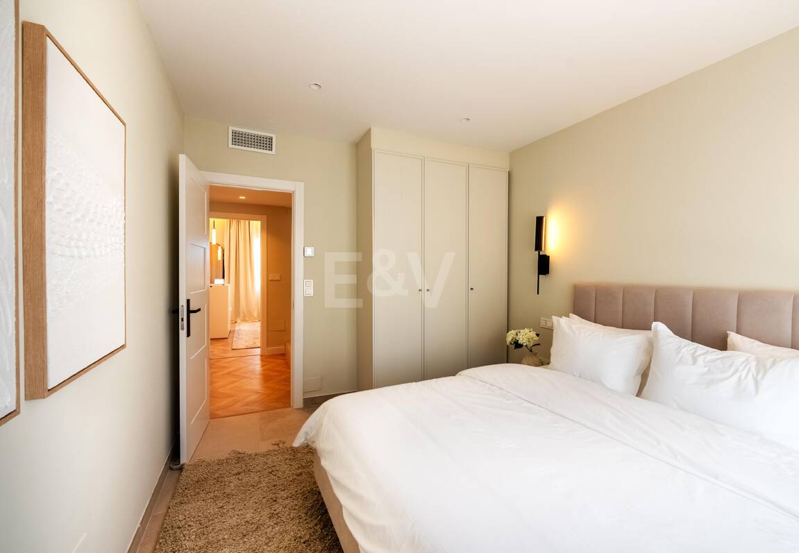 Contemporary Luxury Townhouse Steps from Puente Romano Beach Resort