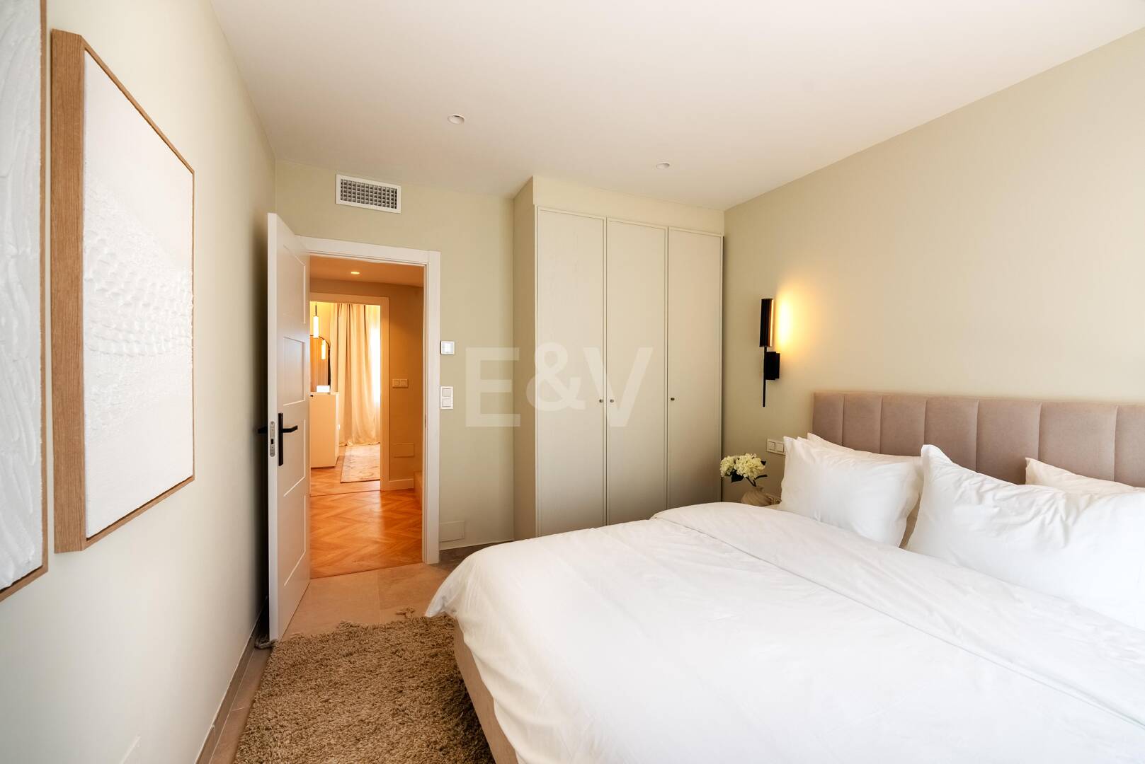 Contemporary Luxury Townhouse Steps from Puente Romano Beach Resort