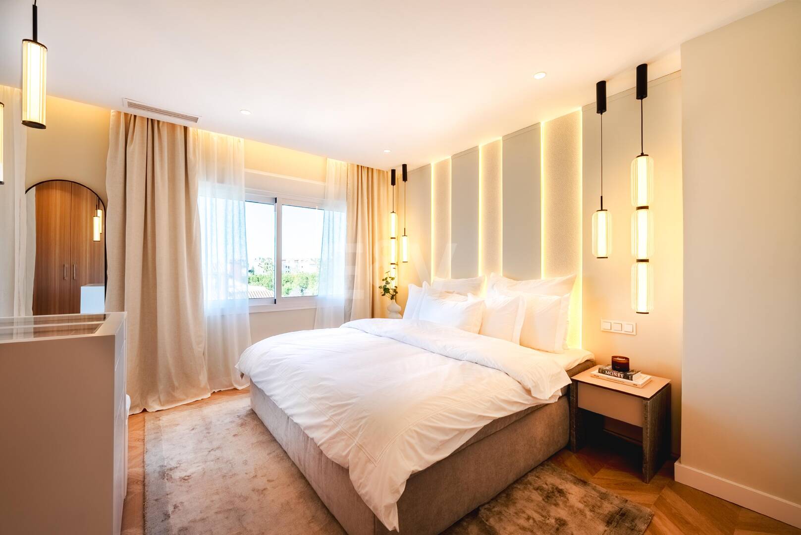 Contemporary Luxury Townhouse Steps from Puente Romano Beach Resort