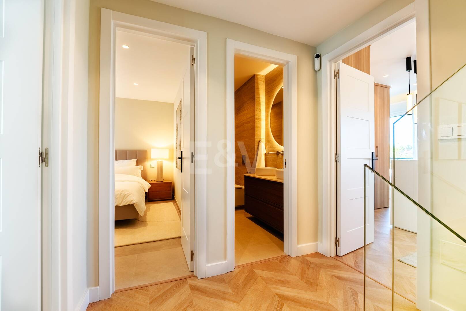 Contemporary Luxury Townhouse Steps from Puente Romano Beach Resort