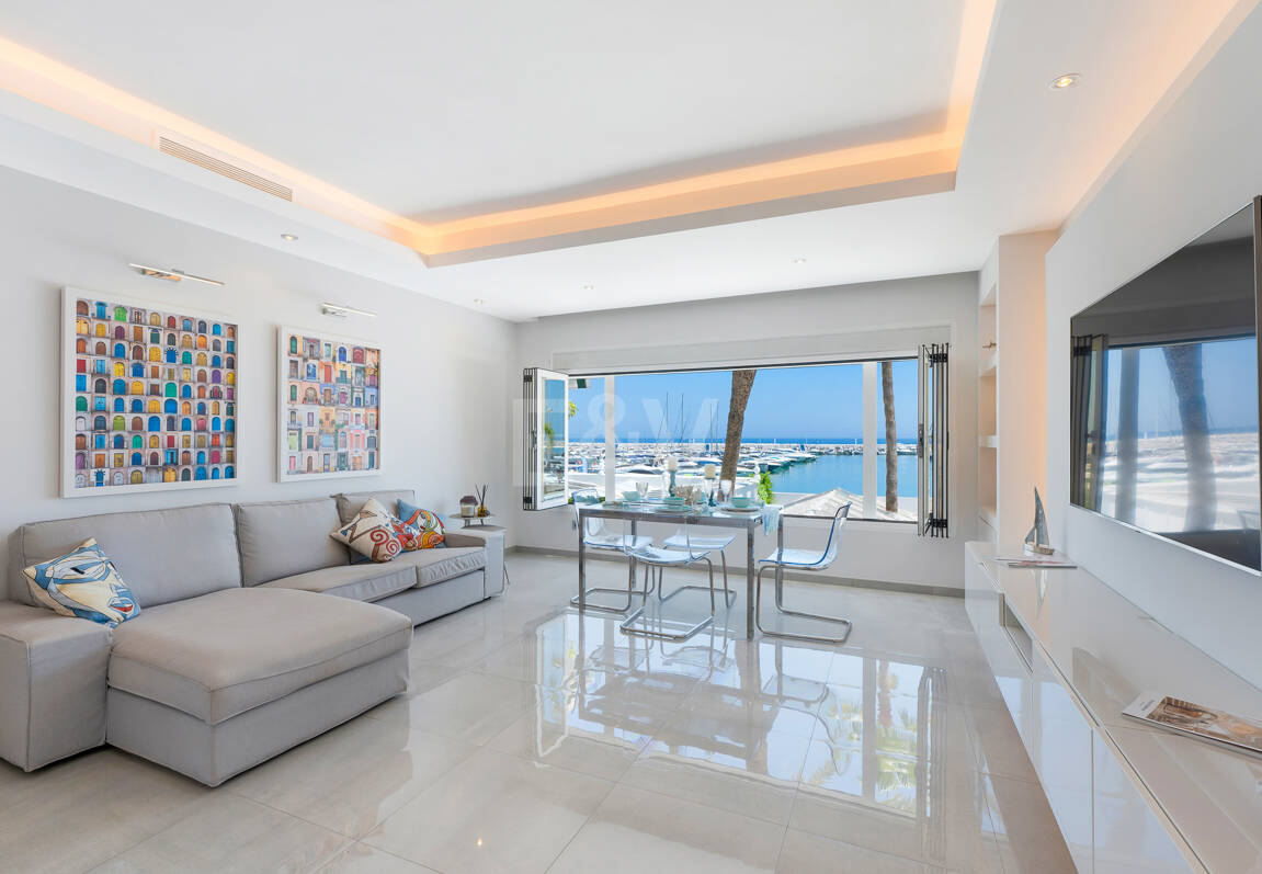 Frontline Puerto Banús – med utsikt över hamnen