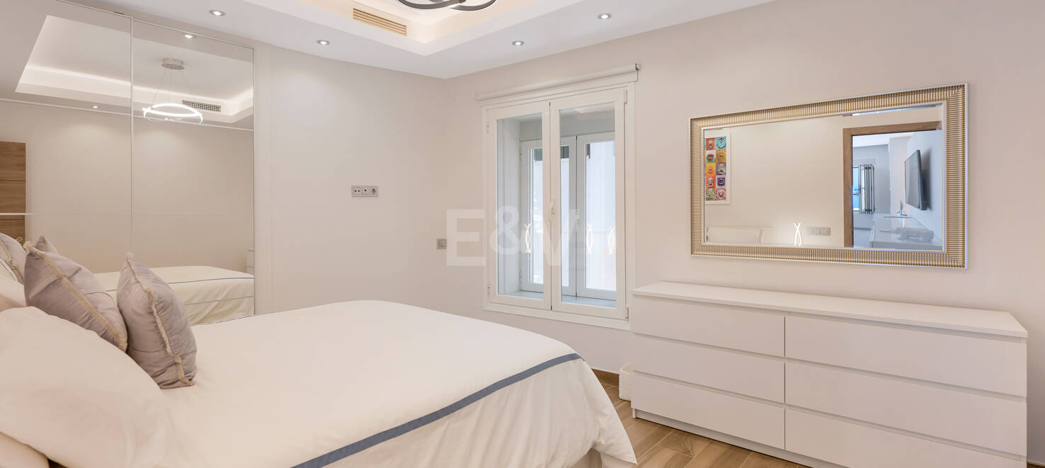 Frontline Puerto Banús – with Harbour Views