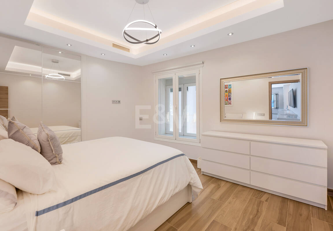 Frontline Puerto Banús – med utsikt över hamnen