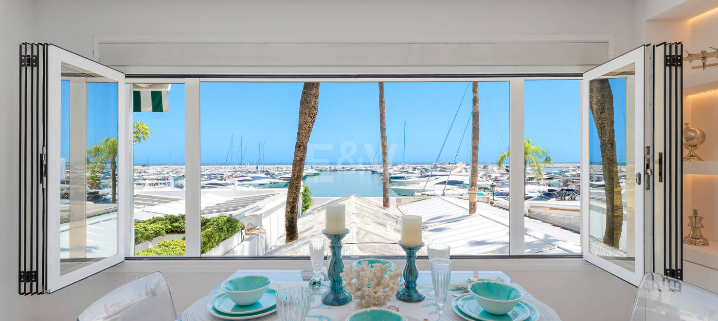 Frontline Puerto Banús – with Harbour Views